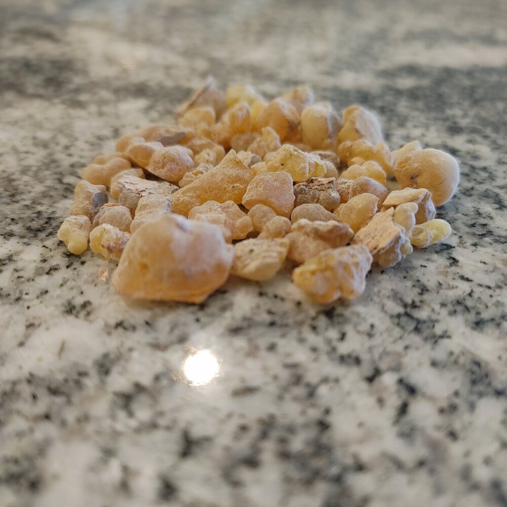 Raw Frankincense Resin – Pure Aromatic Boswellia Tears